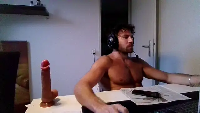 Вебкам-шоу alpha-hunk