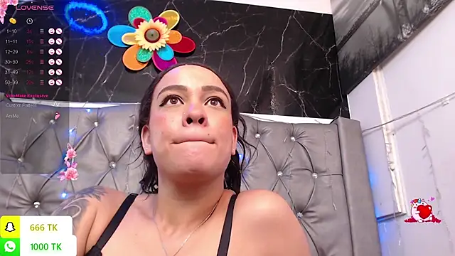 LAILAGUMMY's Live XXX Chat