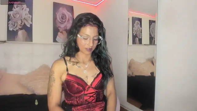 Show modela SamathaMay na web-kameri