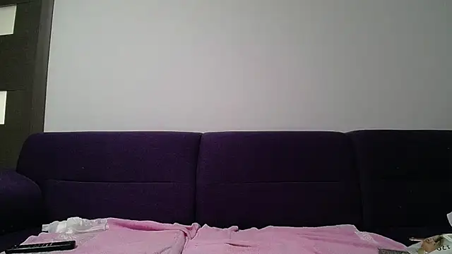 Julianna68 Show in webcam