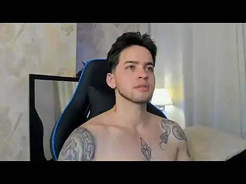 RONNY_COLTON Adlı Modelin Canlı XXX Sohbeti