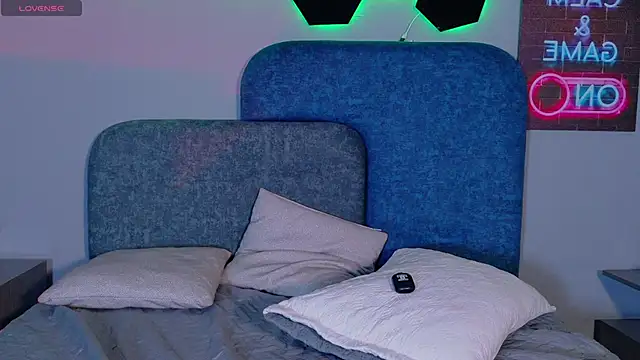 Mikavelvet08 Show in webcam