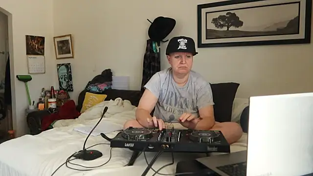 BellaBlueBBW's Live XXX Chat