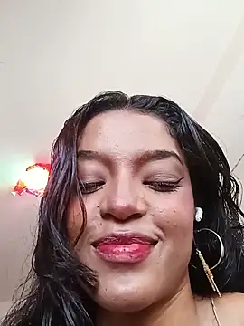 Aphrodite-777's Live XXX Chat