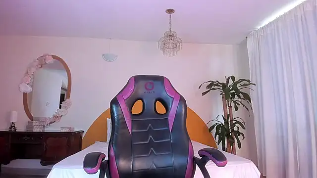 AlinaSimmons' Webcam Show