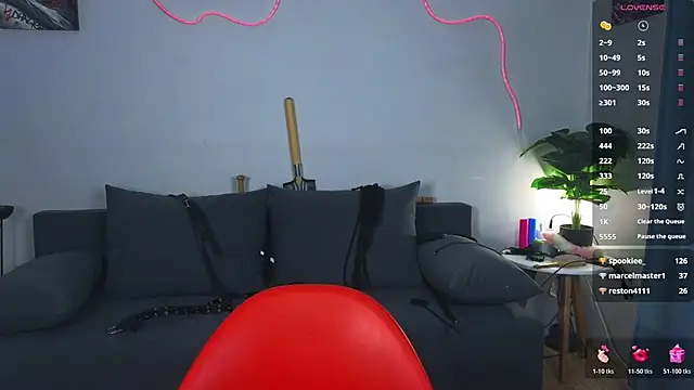 laracroftmansion's Live XXX Chat