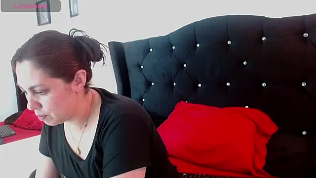 Chat +18 de Iris_bloom69 ao vivo