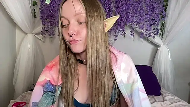 ElfGirlAna: онлайн-секс-чат