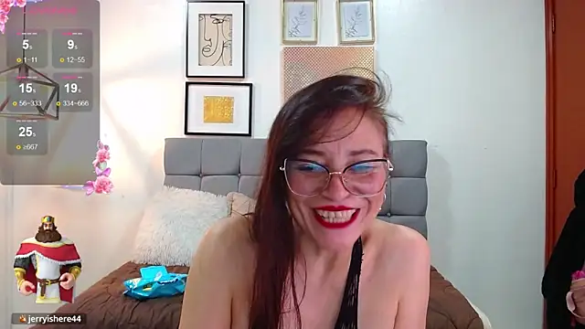 Chat +18 de _naomi_s ao vivo