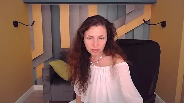 EllaLong Chat XXX in diretta