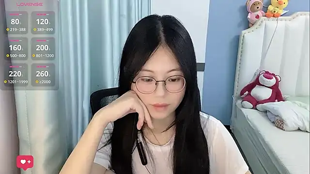 Luna-666 在線直播表演