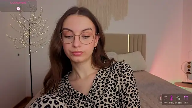 Show modela Real_cutie1 na web-kameri