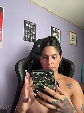charlotte_stevenss_ Show in webcam