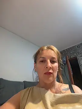 Hot-Milf4U Cameră chat live