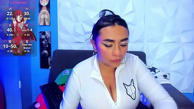 Lucyy_tits' Live XXX Chat