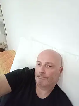 Alexis_Bull webkamerás műsora