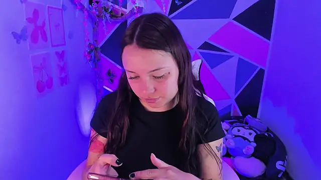 Chat +18 de little_emma0 ao vivo