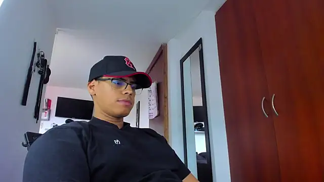 _John_Boy_ Adlı Modelin Web Kamerası Şovu