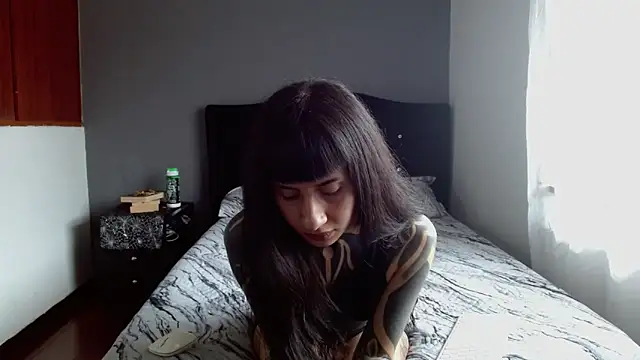 XXX chat uživo modela Emilia_1995
