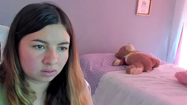 __Emma__11__Lecat_のライブXXXチャット