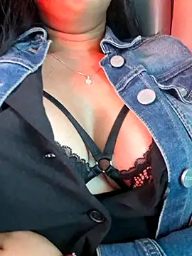 Chatroom XXX en direct de Luianna
