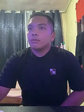 ur_asianbigcock 在線直播表演