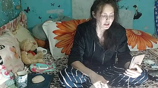 brighteyes77 Adlı Modelin Canlı XXX Sohbeti