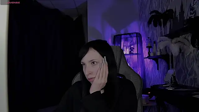Онлайн чат XXX SeraphineSparda