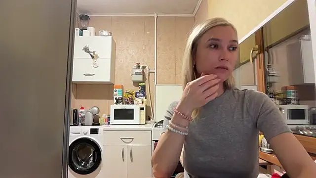 Онлайн чат XXX AngelJeni