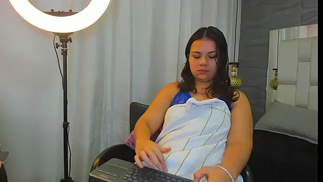 Veyra_Thaliaa Live XXX-chat