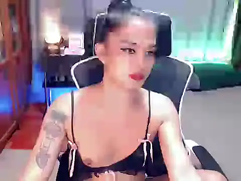 UrAsianGoddess Show Webcam