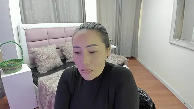 Chat +18 de gaby_trent ao vivo