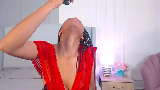 ChantalGarner's Live XXX Chat