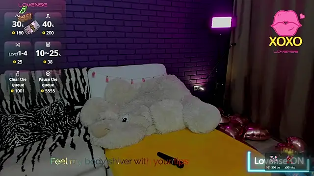 GlowMimi's Webcam Show