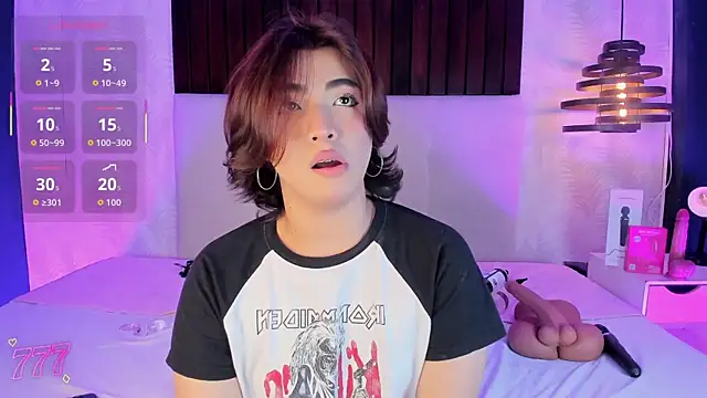 Creamy_Angelo élő XXX-chatje