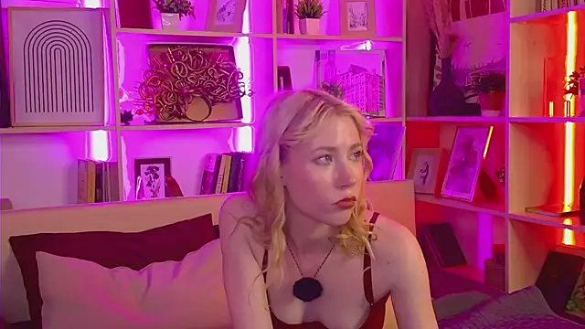 Lola_Gilbert Adlı Modelin Canlı XXX Sohbeti