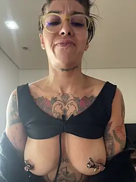 Nikatsu Adlı Modelin Canlı XXX Sohbeti