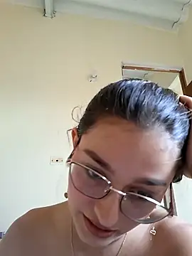 Ary-18's Live XXX Chat