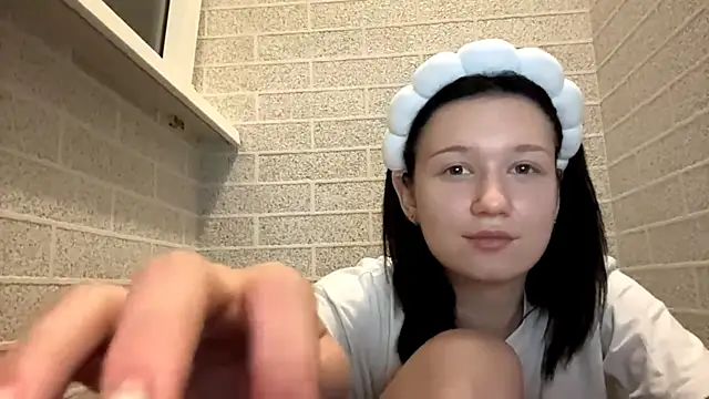 ReneeBossi live XXX chat