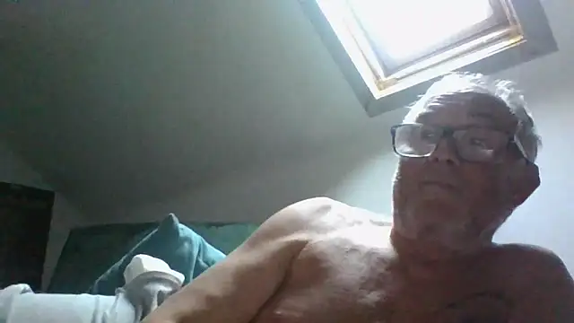 Show modela naughtygrandad1 na web-kameri
