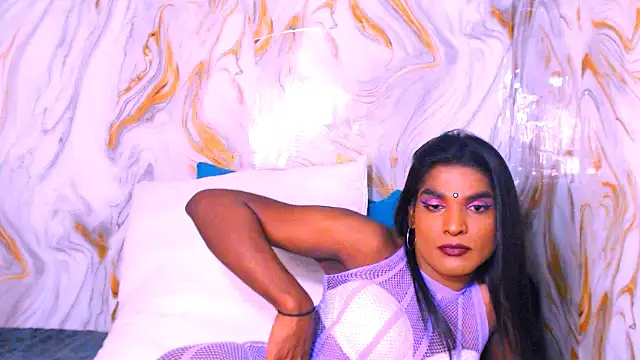 spicybarbie Show in webcam