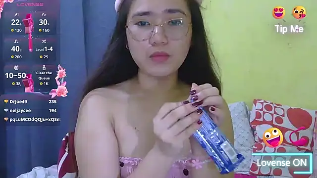 HornyAsian4uxxのライブXXXチャット