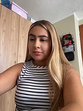 Miabonnett_ Chat XXX in diretta