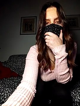 Akemi_rossi Adlı Modelin Canlı XXX Sohbeti