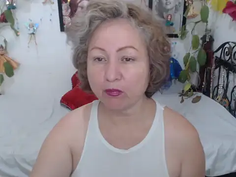 LADYJENNIFERn Live XXX chat