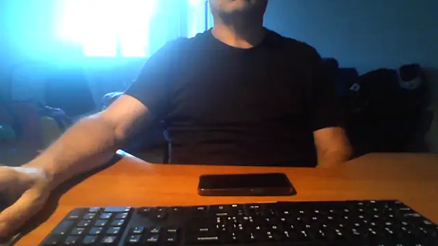 XXX chat uživo modela Giulio35_Pika