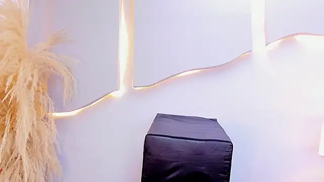 EmilyDiaaz's Live XXX Chat
