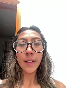 StefanyLuxe_18のライブXXXチャット