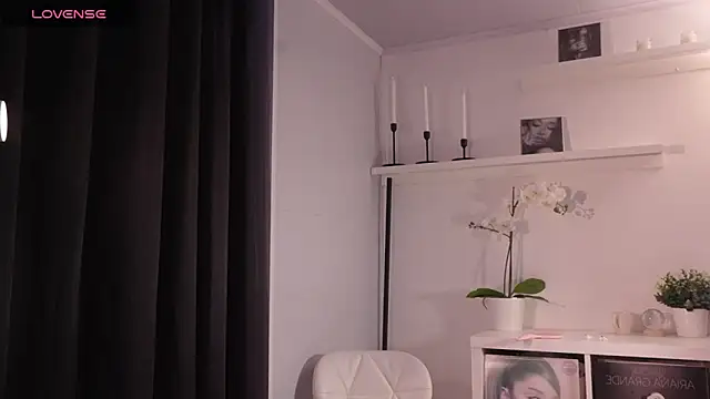 sweettener_ Pertunjukan Webcam
