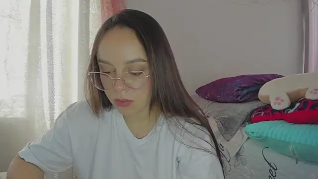 Chatroom XXX en direct de HARLEYNAPIER